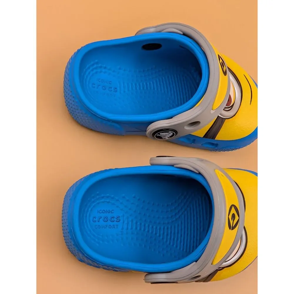 Crocs Toddler Despicable Me Minions Yellow Size C4 Classic Clogs